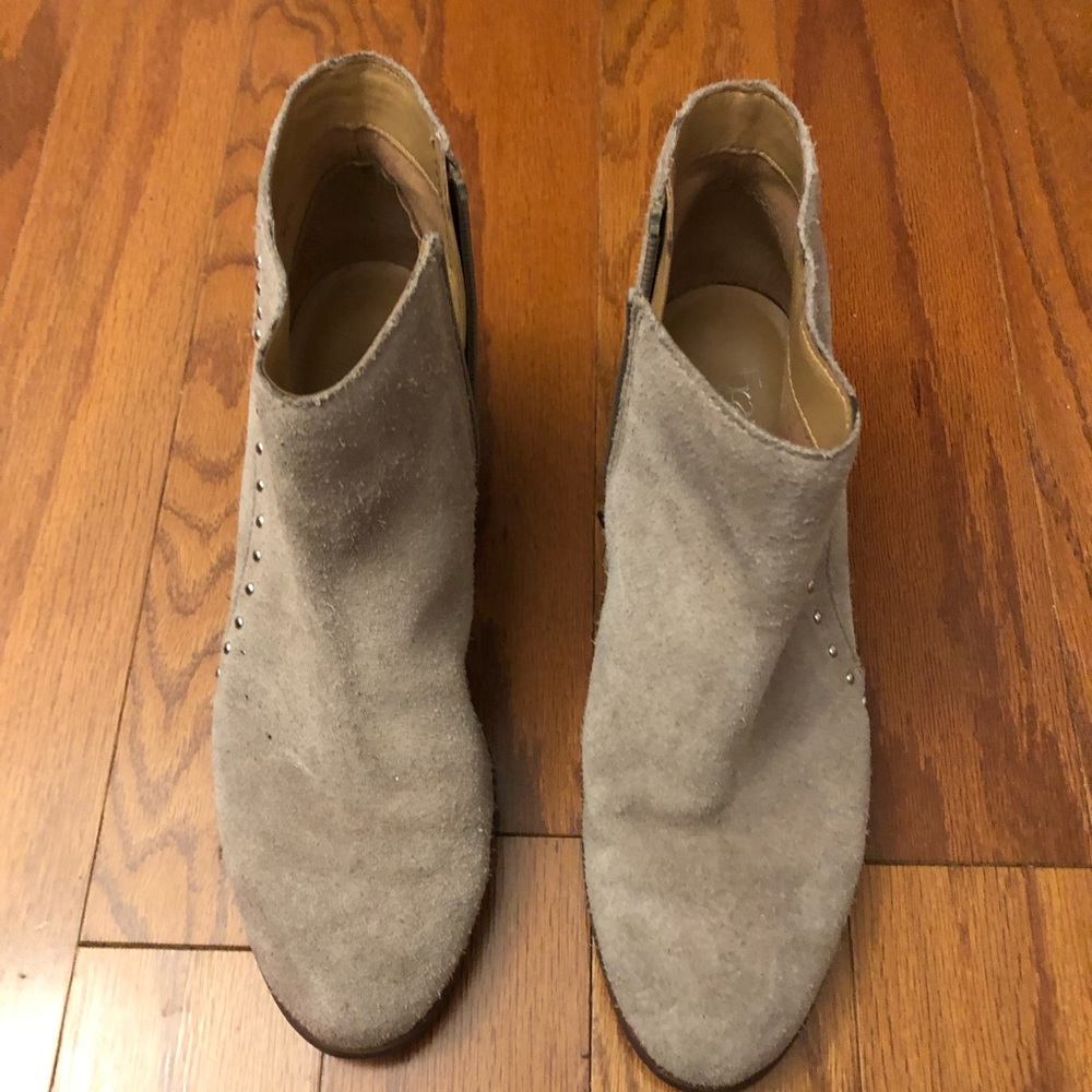 Grey bottles with small heel - worn once